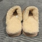 Alpine Design  Slippers Womens Sz 8 Lara Metallic Gold Sherpa Puffer Wool Blend Photo 2