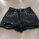 rollas dark wash studded dusters high rise slim jean shorts Black Size 26 Photo 6