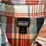Patagonia Women’s Long-Sleeved Fjord Flannel Button Down Shirt Photo 3