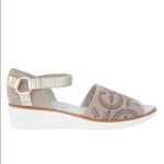 Lori Goldstein Collection Wedge Sandal w/ Ankle Strap size 7 A10 Tan Photo 1