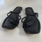 Dolce Vita Leanna Strappy flat sandal in black with a square toe lizard embossed Size 7 Photo 1