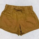 Athleta Cabo 100% Linen 4" Short in Toasted Ochre Size 6 Photo 3