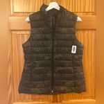 Old Navy  Size Medium Frost Free Green Camouflage Quilted Puffer Vest NWT Photo 7