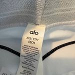 Alo Yoga Alo Airbrush Heart Throb Leggings  Photo 4