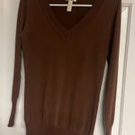 Brown sweater Photo 0