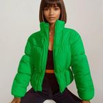 SheIn Women’s Green Cropped Puffer Jacket Photo 0