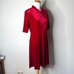 Signature by Robbie Bee Red Velvet Knotted Front Midi Dress Size undefined Photo 2