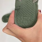 Under Armour  Flip Flop Sandals Size 8/9 Photo 4