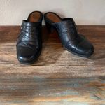 Earth Origins Like new hardly worn  Layla leather slip on mules. Sz 9 Photo 1