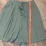 London Fog  Sage Green Women's Bermudas size S Photo 3