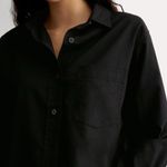 Everlane  The Way-Short Shirt in Silky Cotton in Black, Size X-Small Photo 2
