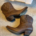 Durango  Women’s 9.5 7” Western Vintage Brown Embossed Ankle Western Boots Photo 0