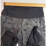 Lululemon  Womens Black Gray Zebra Print‎ Athletic Cropped Leggings Size 4 Photo 3