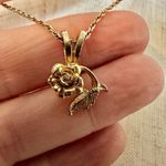 Trifari  vintage gold tone flower pendant necklace Photo 1