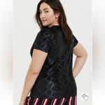 Torrid Black Snake Print Velvet High Neck T-Shirt Tee Top $39.50 EUC 1X Photo 9