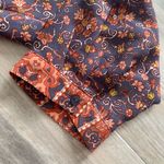 Violet+Claire  Buttoned Blouse w Printed Design size M Photo 3