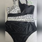 Runtlly Black and White Animal Print Swimsuit Size XL Photo 5