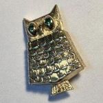 Signed Avon Solid Perfume Holder Brooch Pin Gold Tone Owl With Green Rhinestone Photo 0