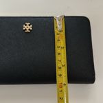 Tory Burch  Black Emerson Zip Passport Continental Wallet EUC Photo 10