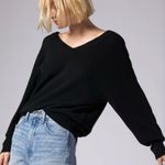 Equipment  Femme LILOU V-NECK CASHMERE SWEATER in True Black 100% Cashmere XSmall Photo 0