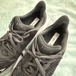 Hoka -  One One Arahi 6 Black White Women  Size 10B Photo 4