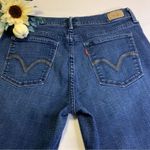 Levi's 515 Women's Med. Wash Mid Rise Cuffed Stretch Capri Denim Jeans, Size 6 # Blue Photo 5