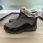 Weatherproof Women’s Black Faux Fur Lined Winter Snow Ankle Bootie Rona Sz 7 Photo 1