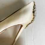 Badgley Mischka New  Womens Ivory Kiara Satin Peep Toe Classic Pumps 9M (Stains) Photo 9