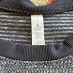 Lululemon  Unknown Sweater Style Sz6 EUC Black/ Grey Photo 3