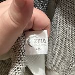 Zyia Women's Gray and Cream  Sweater Photo 6