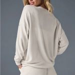 Alo Yoga Cream Sweatshirt Photo 1