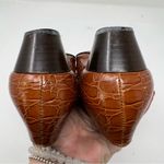 Salvatore Ferragamo Vintage Varya Bow croc embossed leather pumps shoes sz 7 Photo 3