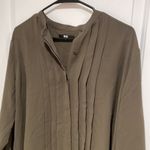 Uniqlo forest green button down XL Photo 3