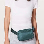 Lululemon Everywhere Belt Bag *1L Photo 0