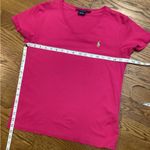 Ralph Lauren v-neck tee. Size Medium. Fushia Photo 5
