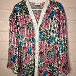 Victoria’s Secret Floral Button Photo 0