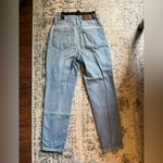 Madewell  The Mom Jean size 25 Photo 2