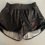 Lululemon  Hot Hot Shorts Photo 0