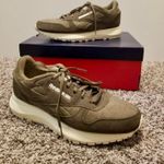 Reebok Woman's Sneakers & Athletic Shoes Lifestyle Classic Leather SP Size 9 Photo 0