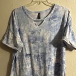 Ambrielle Blue and White Tie Photo 2