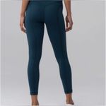 Lululemon Pushing Limits 7/8 Tight (Nulu 25")
Jaded Photo 2