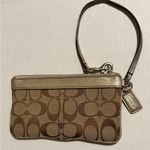 Coach 03292 Brown Jacquard Signature Vintage Zip Beaded Wristlet W Tag Photo 1