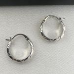 Polished Metal Texture Silver Hoop Earrings for Women Photo 2