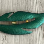 Gorgeous Vintage Leaf Brooch Gold Tone & Matte Satin Green Enamel Photo 1