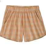 Patagonia Wispy Green Garden Island Shorts Size XL Photo 1