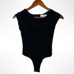 Alieva Black Sleeveless Asymmetrical Neck Bodysuit Workwear Going Out Photo 8