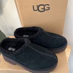 UGG  Women's New Heights Cozy Clog Photo 3