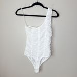 Le lis NEW NWT  Anthropologie‎ One-Shoulder Ruched Bodysuit Medium White Mesh Photo 5