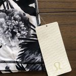 Lululemon black white floral top,size 4 Photo 4