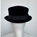 Vintage 50's French Black Velvet Cocktail Hat with Ribbon band retro veil style Photo 11